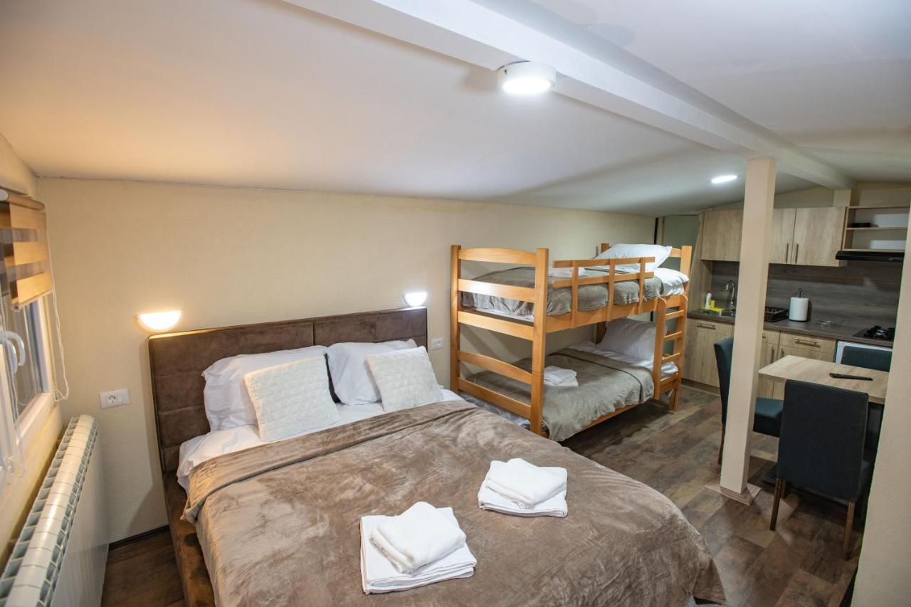Apartmani Sp Jovanovic Crni Vrh Buitenkant foto