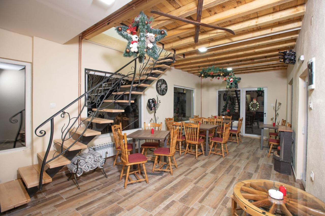 Apartmani Sp Jovanovic Crni Vrh Buitenkant foto