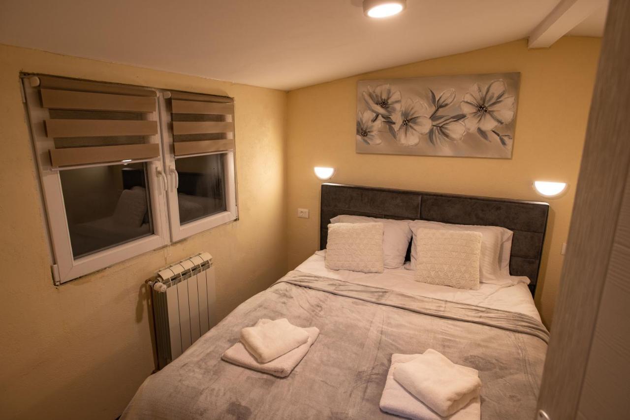 Apartmani Sp Jovanovic Crni Vrh Buitenkant foto