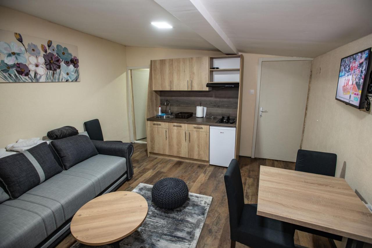 Apartmani Sp Jovanovic Crni Vrh Buitenkant foto