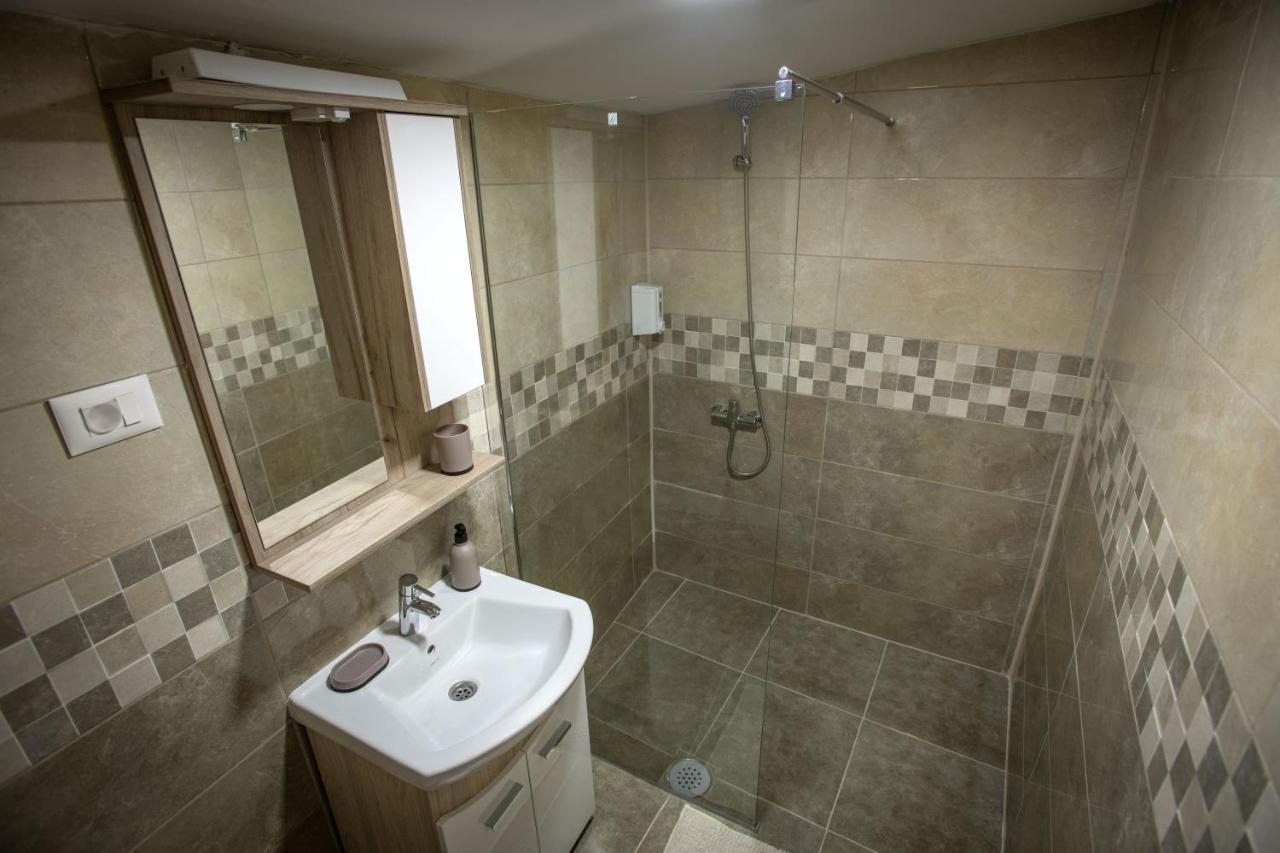 Apartmani Sp Jovanovic Crni Vrh Buitenkant foto