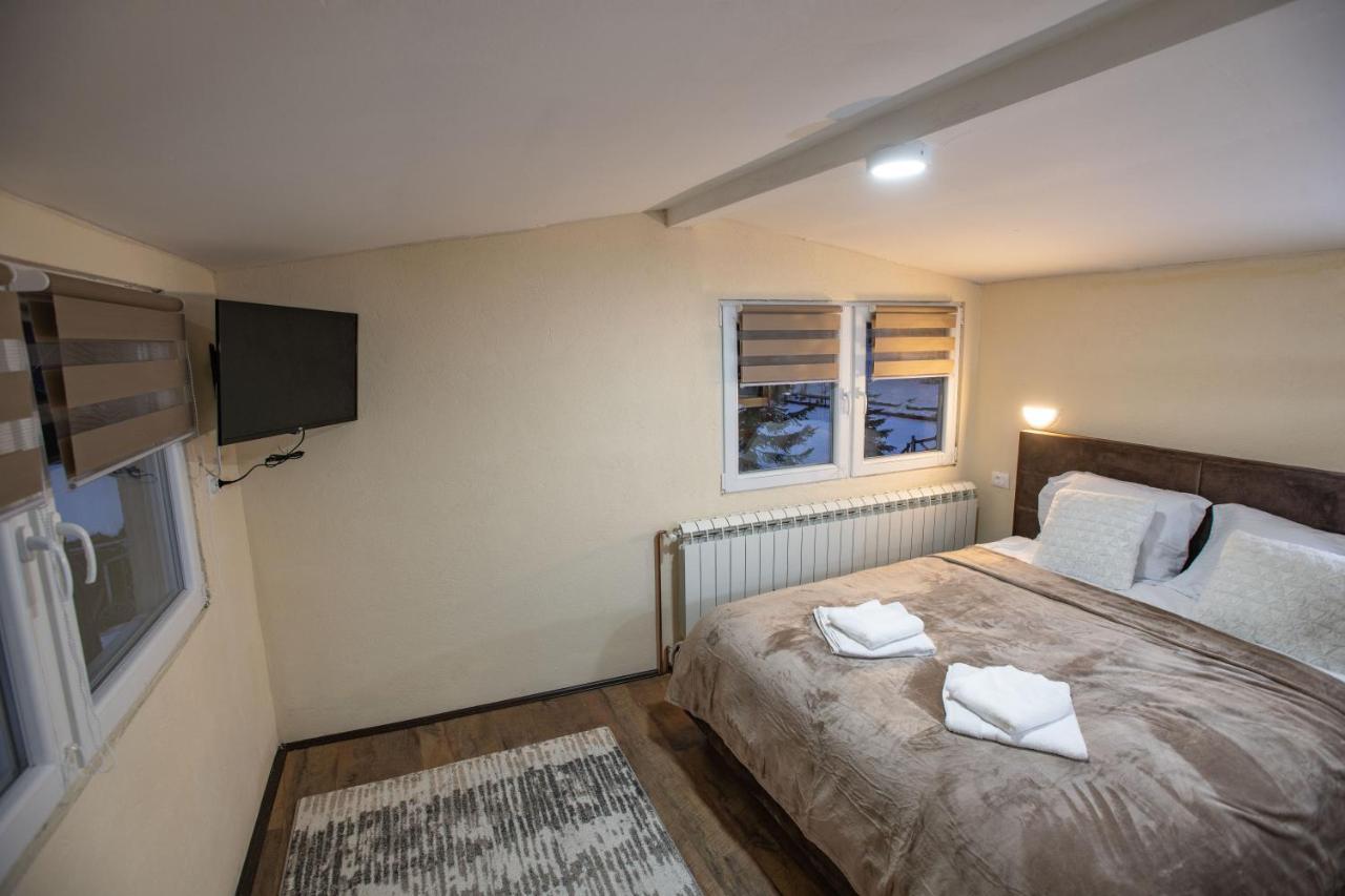 Apartmani Sp Jovanovic Crni Vrh Buitenkant foto